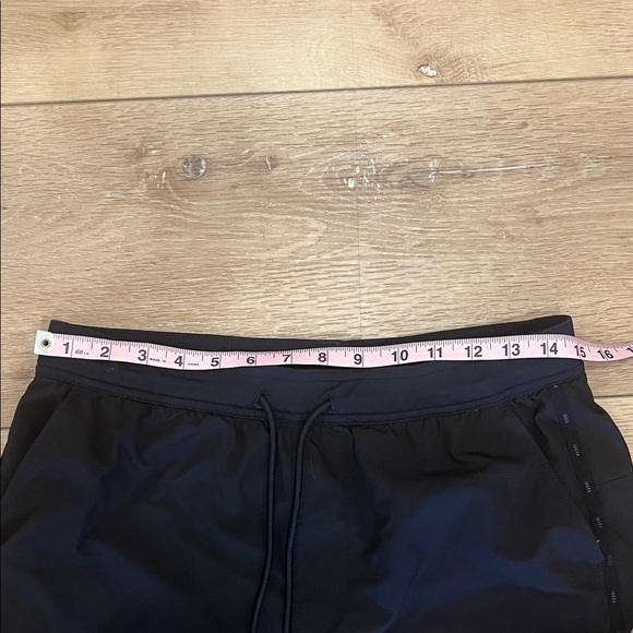 Vuori Men's Black Athletic Shorts - Picture 7 of 7